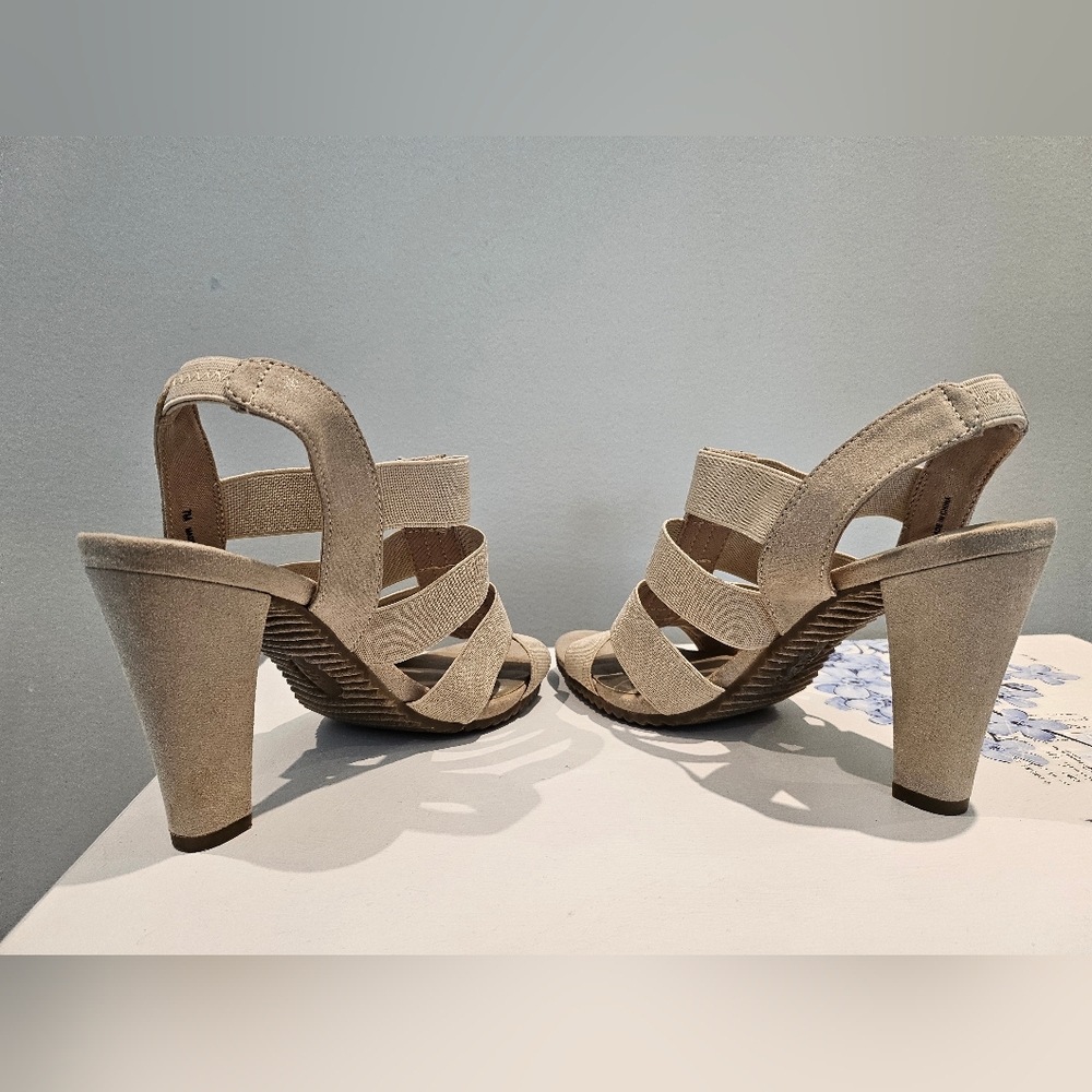 🍾AK Sport Heels sz7M cream - Picture 6 of 11